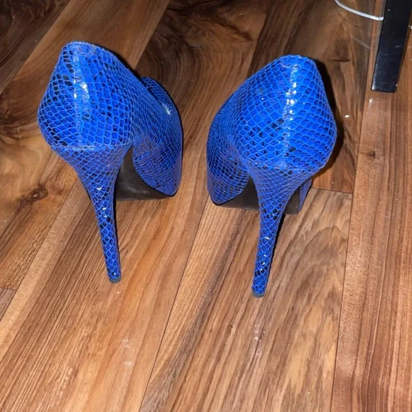 Steve Madden’s Delerius Heel and matching clutch